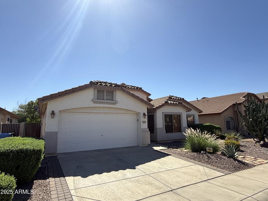 2321 W Straight Arrow Lane - Photo 2
