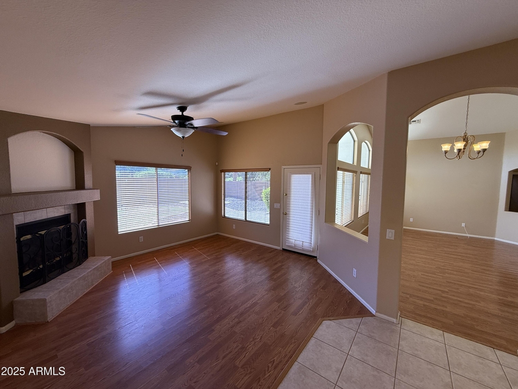 2321 W Straight Arrow Lane - Photo 13