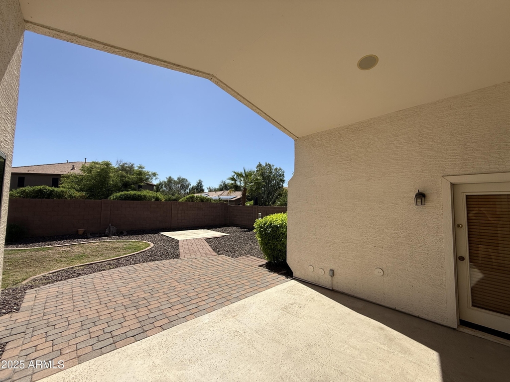 2321 W Straight Arrow Lane - Photo 30
