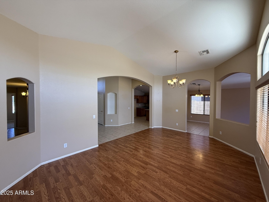 2321 W Straight Arrow Lane - Photo 6