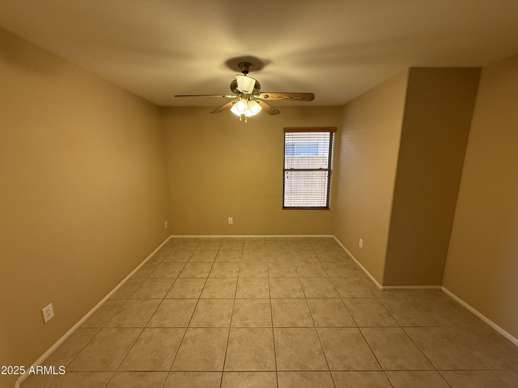 2321 W Straight Arrow Lane - Photo 23