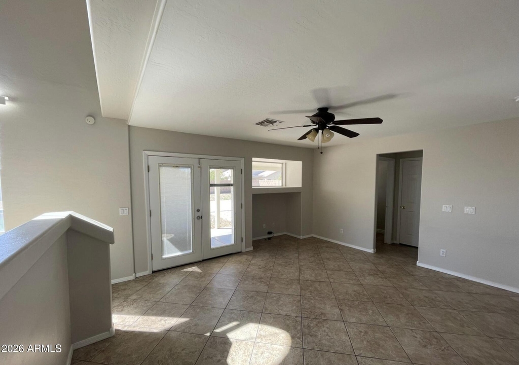 10925 W Kaler Drive - Photo 8
