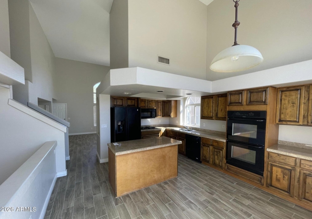 10925 W Kaler Drive - Photo 5