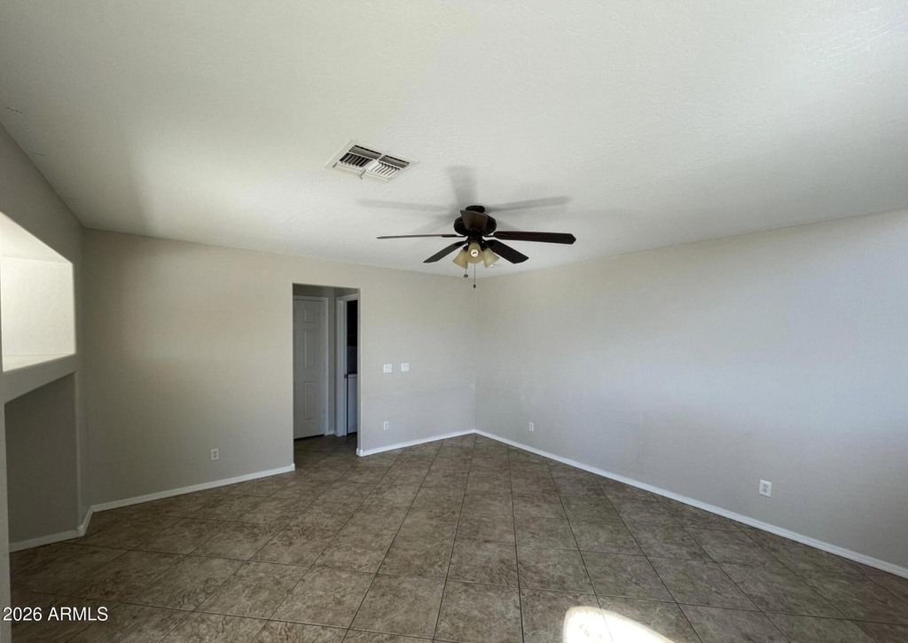 10925 W Kaler Drive - Photo 7
