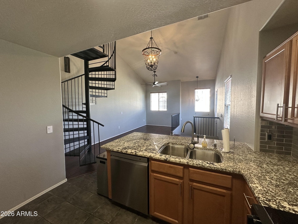 9233 E Neville Avenue - Photo 5