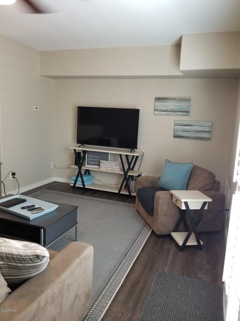 752 S Beck Avenue - Photo 9