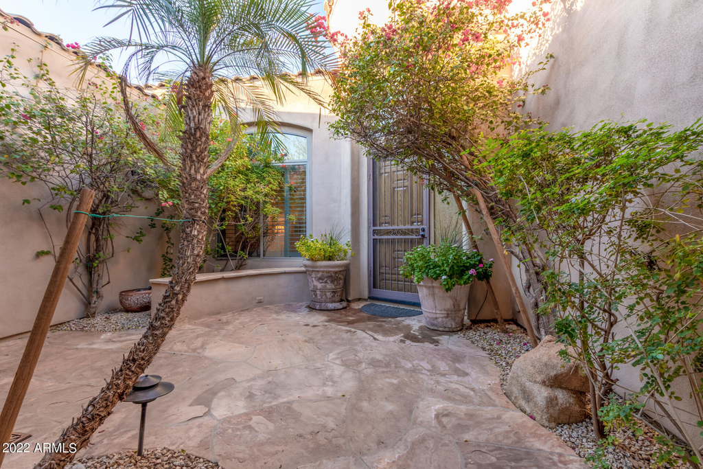 10602 E Blanche Drive - Photo 2