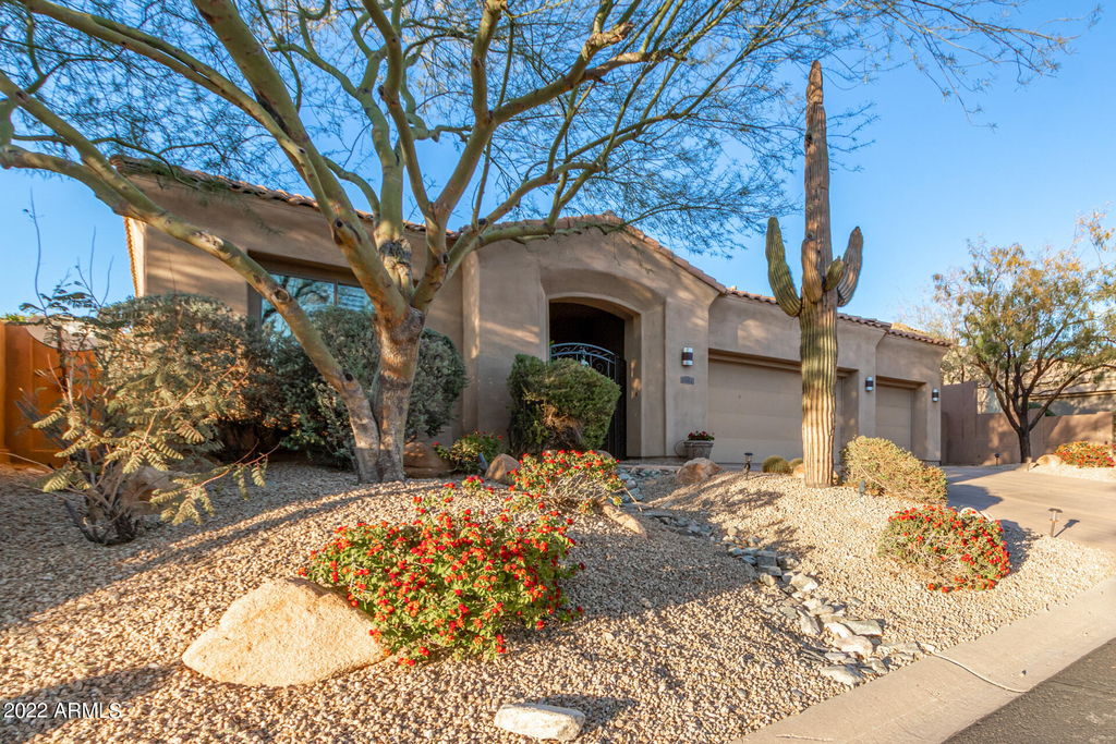 10602 E Blanche Drive - Photo 0