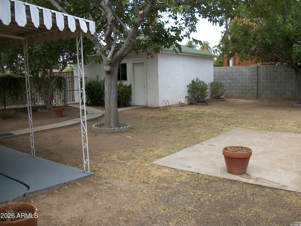 550 W Cambridge Avenue - Photo 21