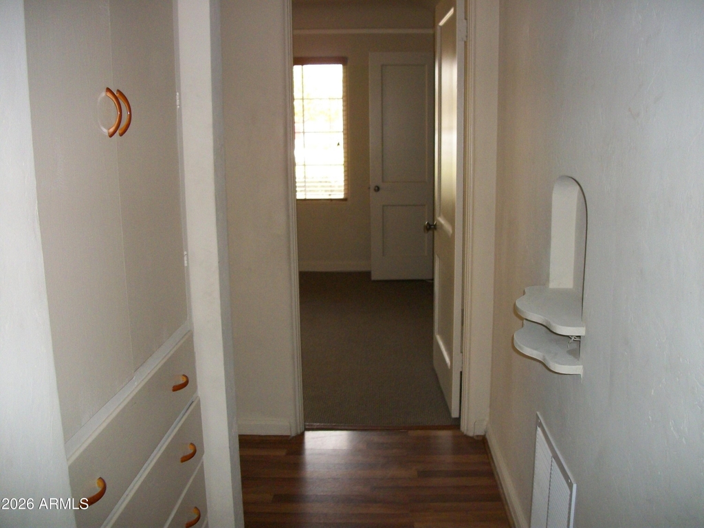 550 W Cambridge Avenue - Photo 5