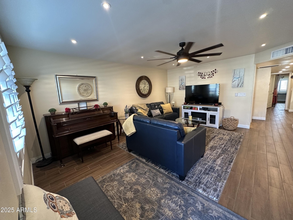 4328 E Capri Avenue - Photo 4