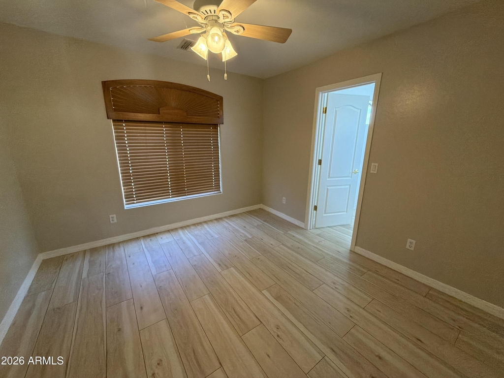 24763 W Jones Avenue - Photo 14