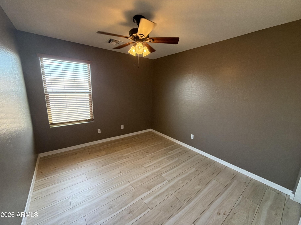 24763 W Jones Avenue - Photo 17