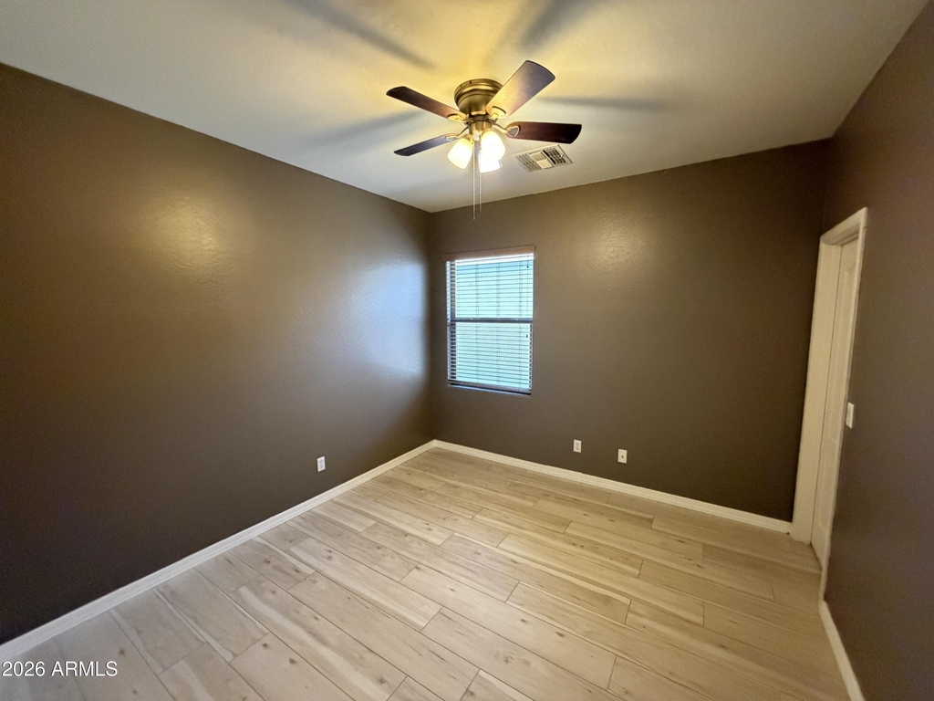24763 W Jones Avenue - Photo 9