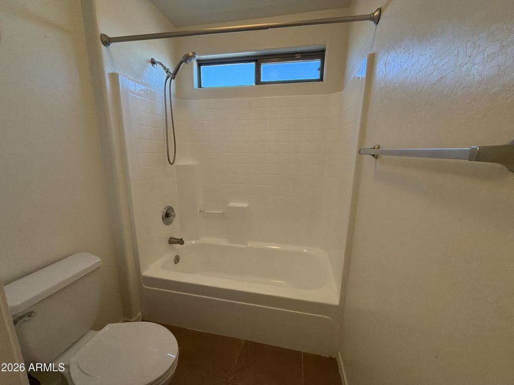 24763 W Jones Avenue - Photo 13