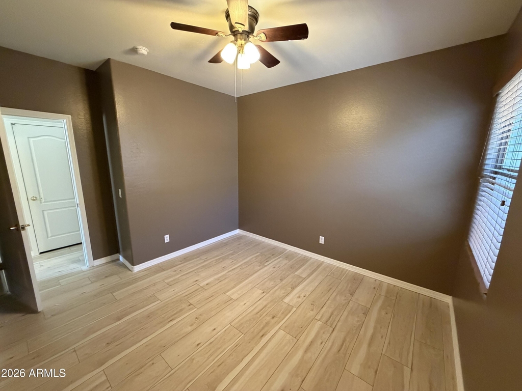 24763 W Jones Avenue - Photo 10