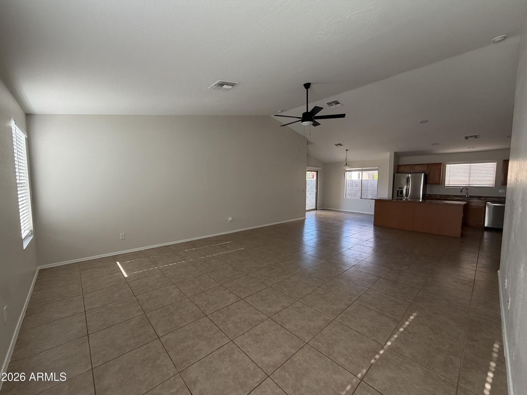 13925 W Mauna Loa Lane - Photo 2