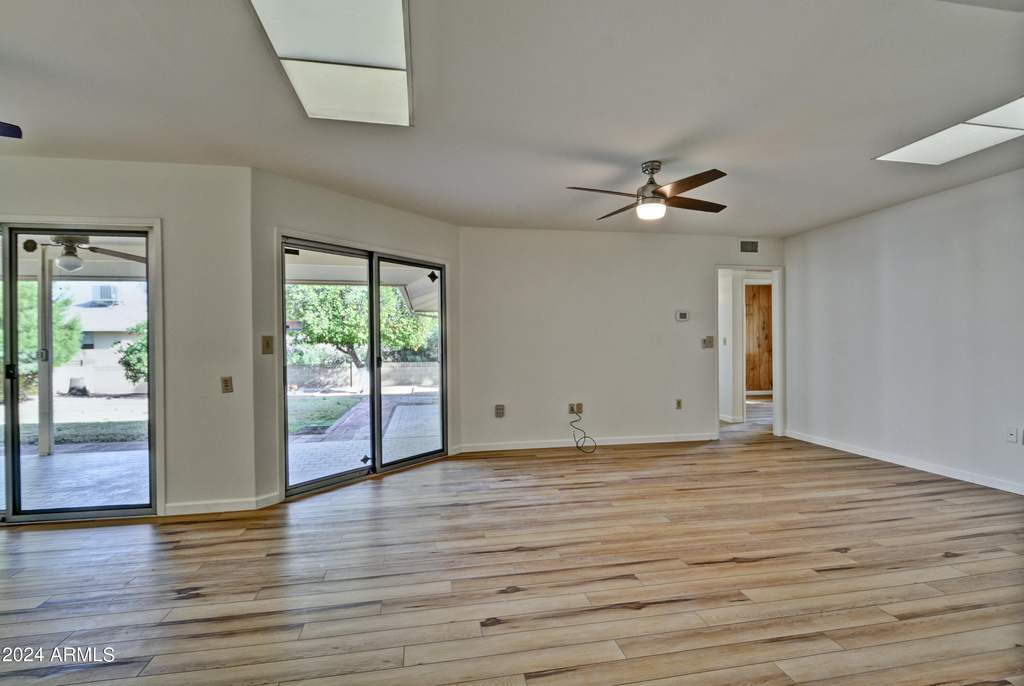 10933 W Tropicana Circle - Photo 2