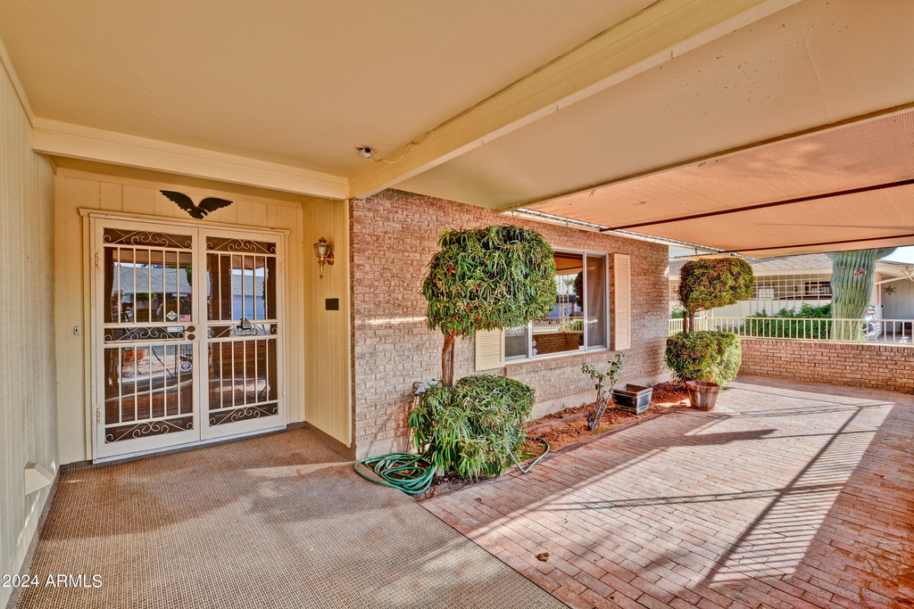 10933 W Tropicana Circle - Photo 6