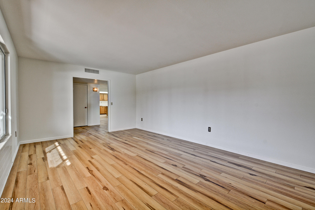 10933 W Tropicana Circle - Photo 14