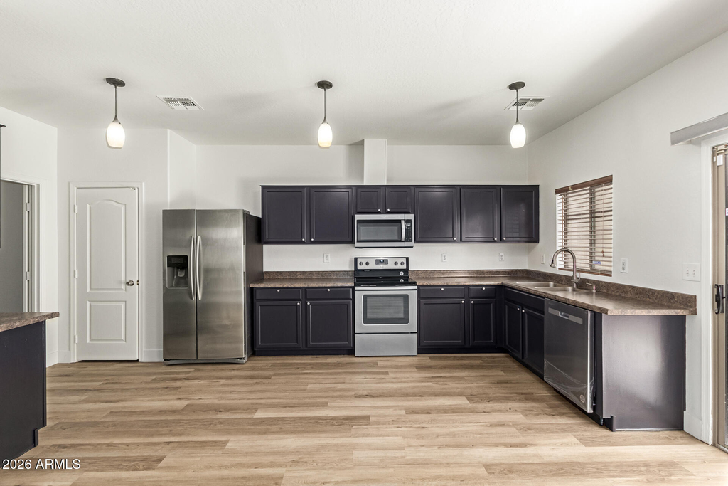 7007 W Mercer Lane - Photo 5