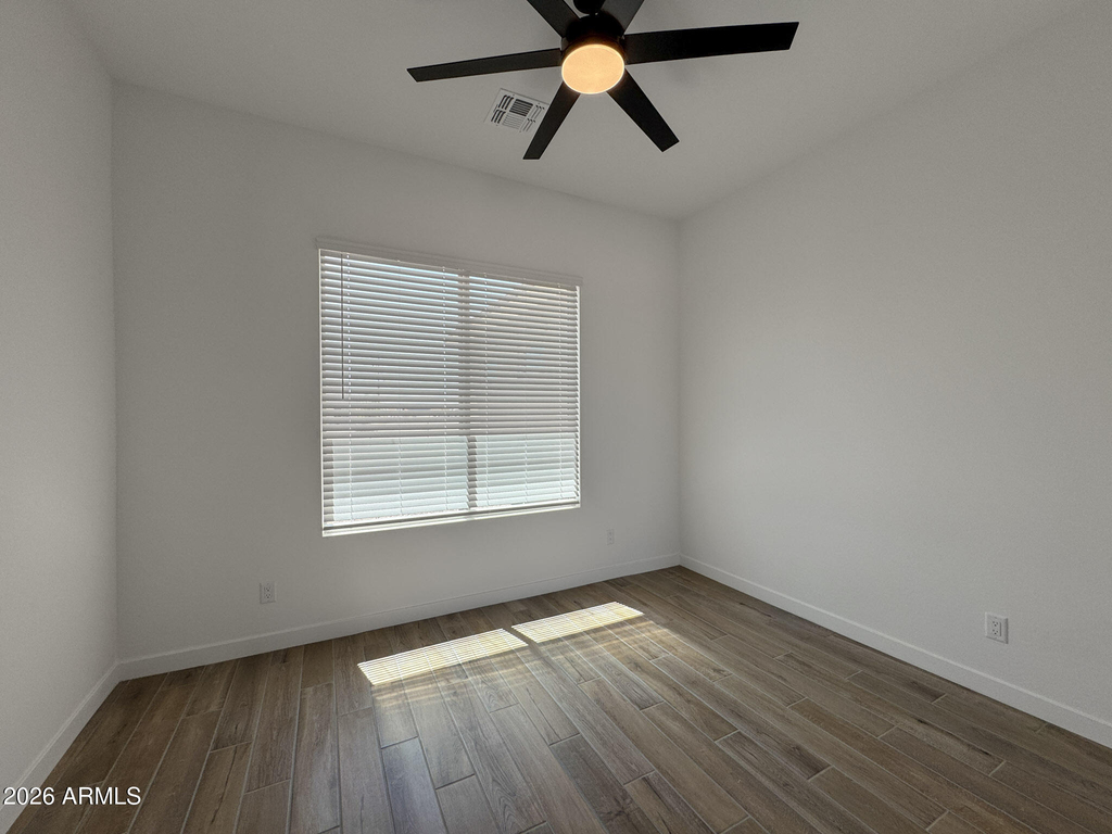 19735 W Norwich Drive - Photo 3