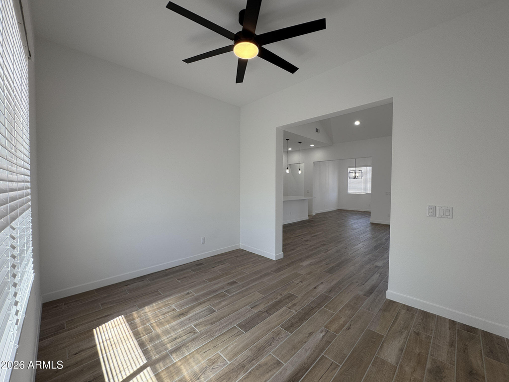 19735 W Norwich Drive - Photo 4