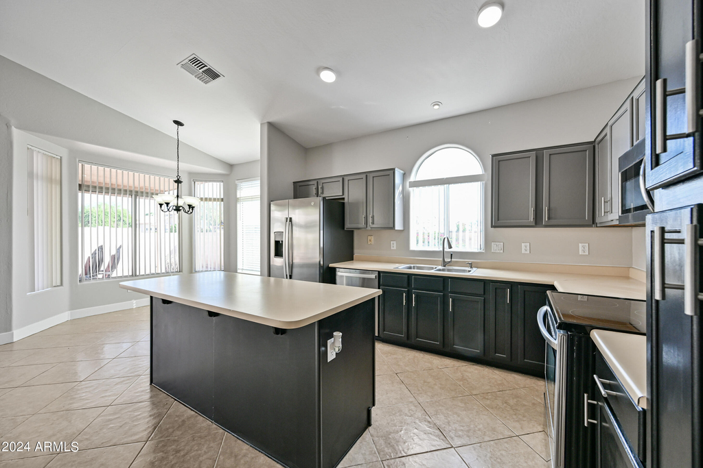 2463 N 138th Avenue - Photo 7