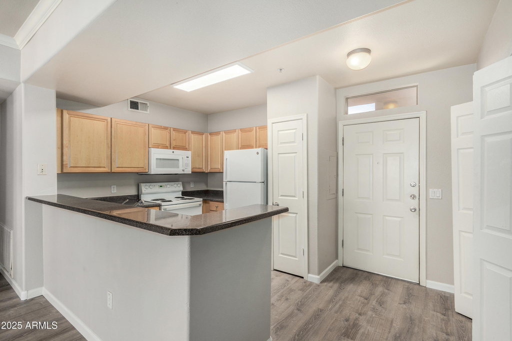 19777 N 76th Street - Photo 6