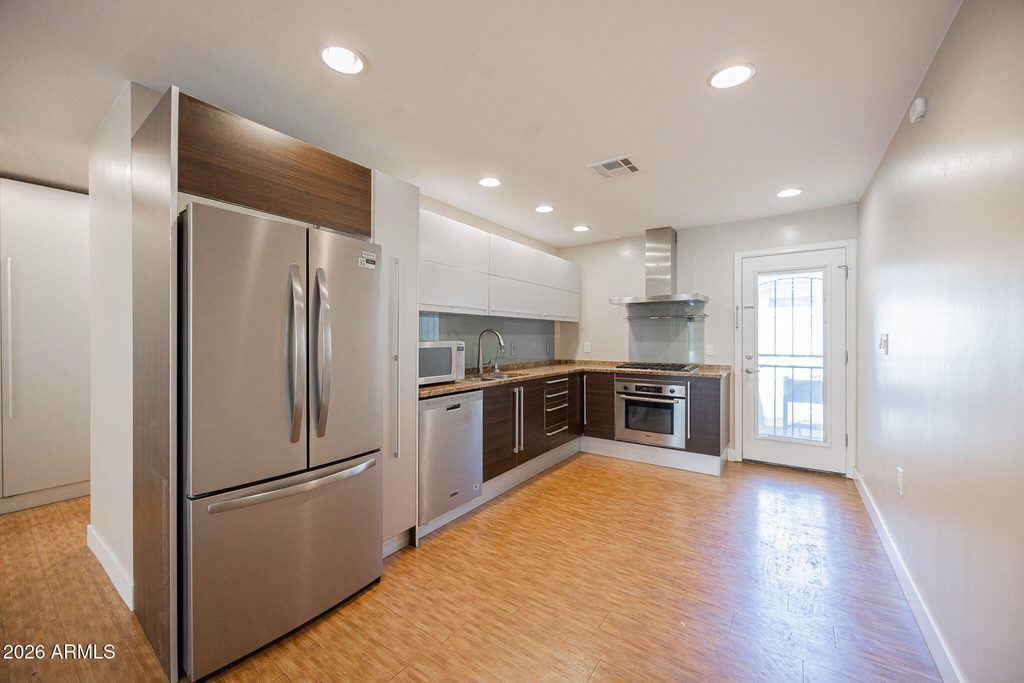 1850 E Maryland Avenue - Photo 7