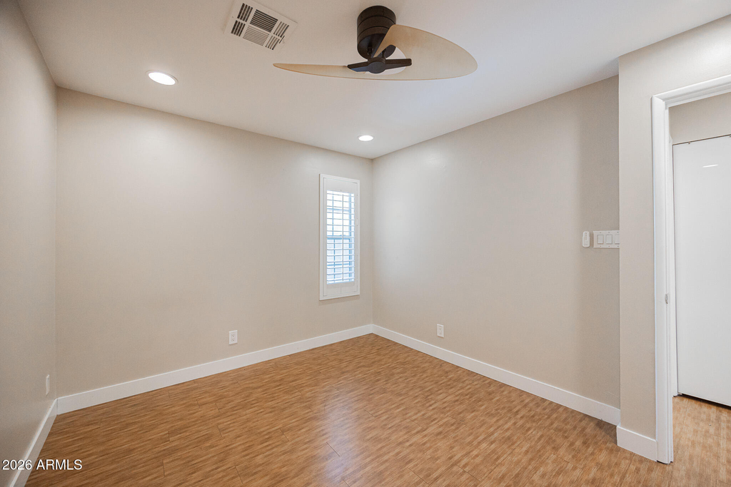 1850 E Maryland Avenue - Photo 9