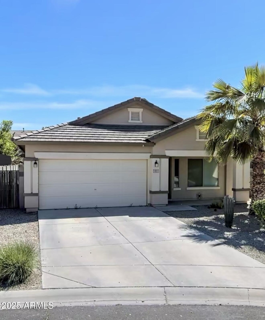 833 E Maddison Street - Photo 0
