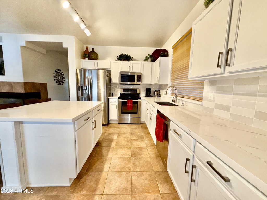 17540 W Canyon Lane - Photo 11