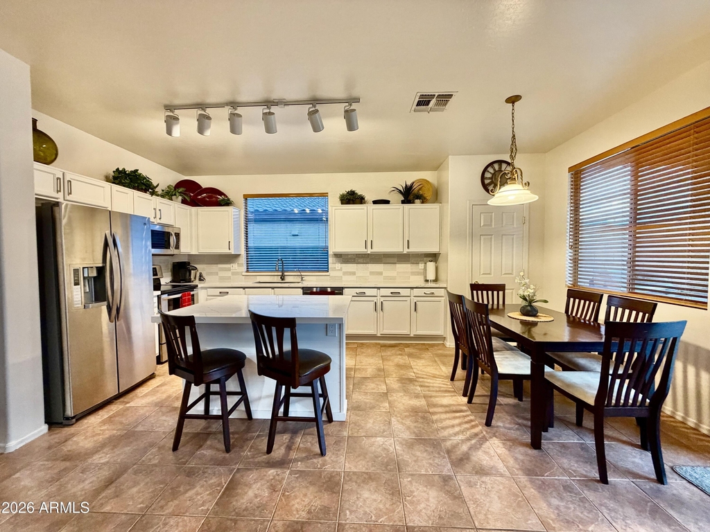 17540 W Canyon Lane - Photo 2