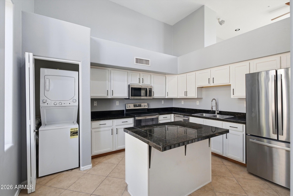 724 S Beck Avenue - Photo 4