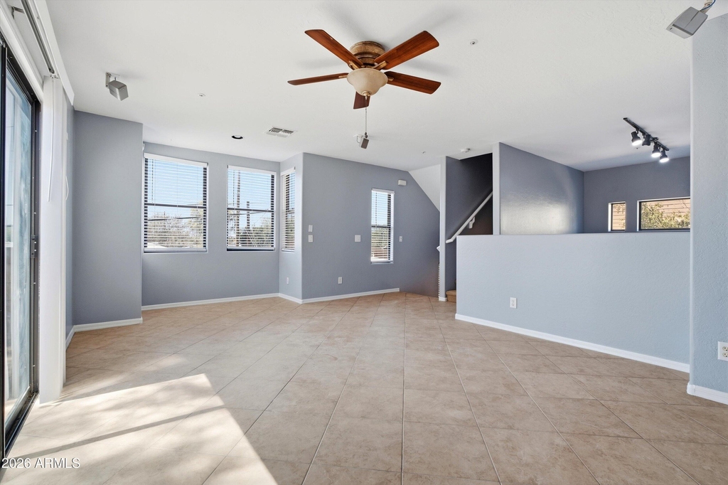 724 S Beck Avenue - Photo 9