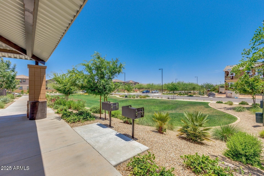 16611 W Sierra Street - Photo 33