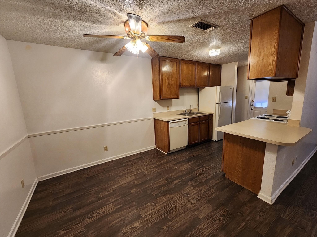 617 Race Street - Photo 3