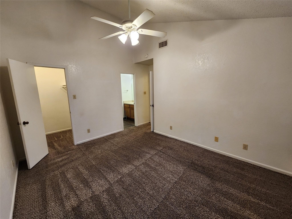 617 Race Street - Photo 12