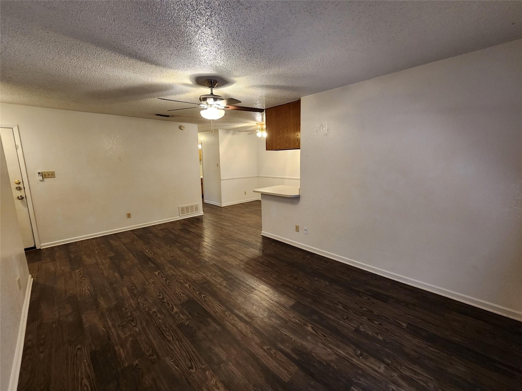 617 Race Street - Photo 2