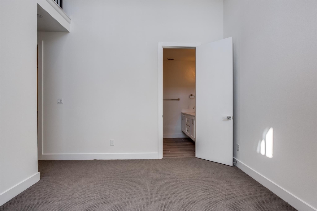 2215 Moser Avenue - Photo 18