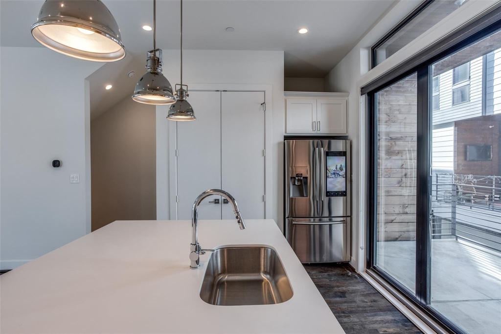 2215 Moser Avenue - Photo 5