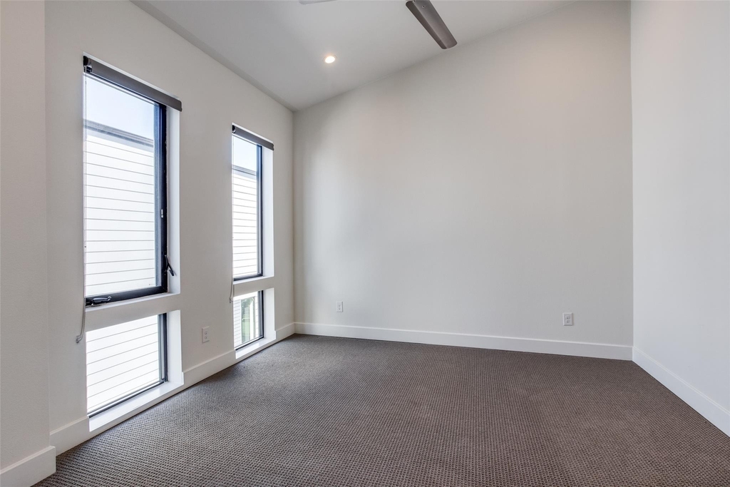 2215 Moser Avenue - Photo 25