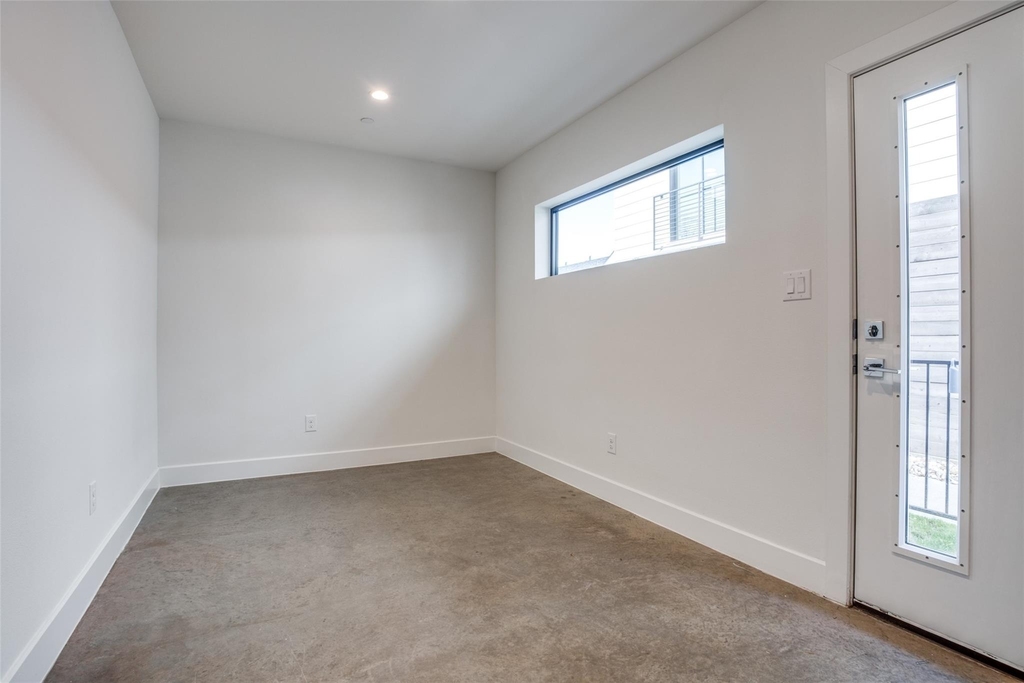 2215 Moser Avenue - Photo 8