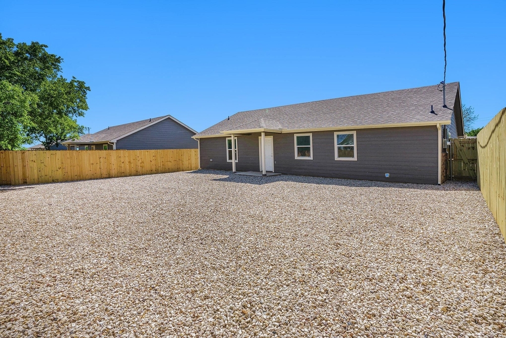 405 Whitney Court - Photo 20