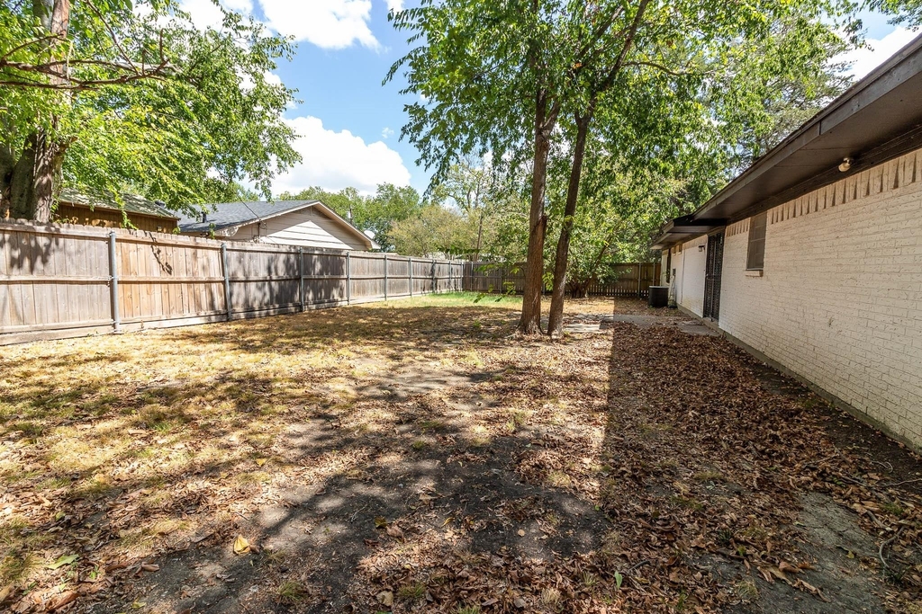 115 E Allen Street - Photo 10