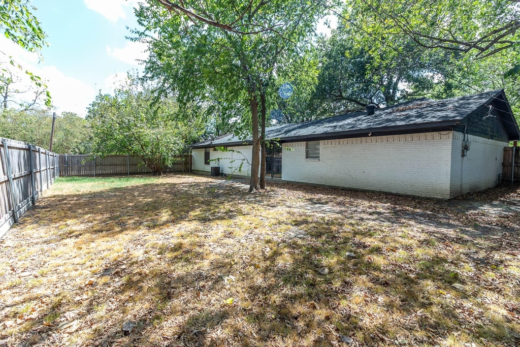 115 E Allen Street - Photo 11