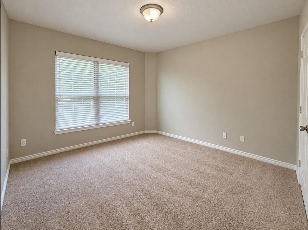 6553 Rutherford Road - Photo 12