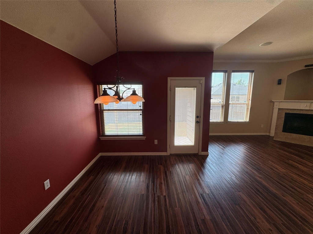 9909 Fressia Lane - Photo 6