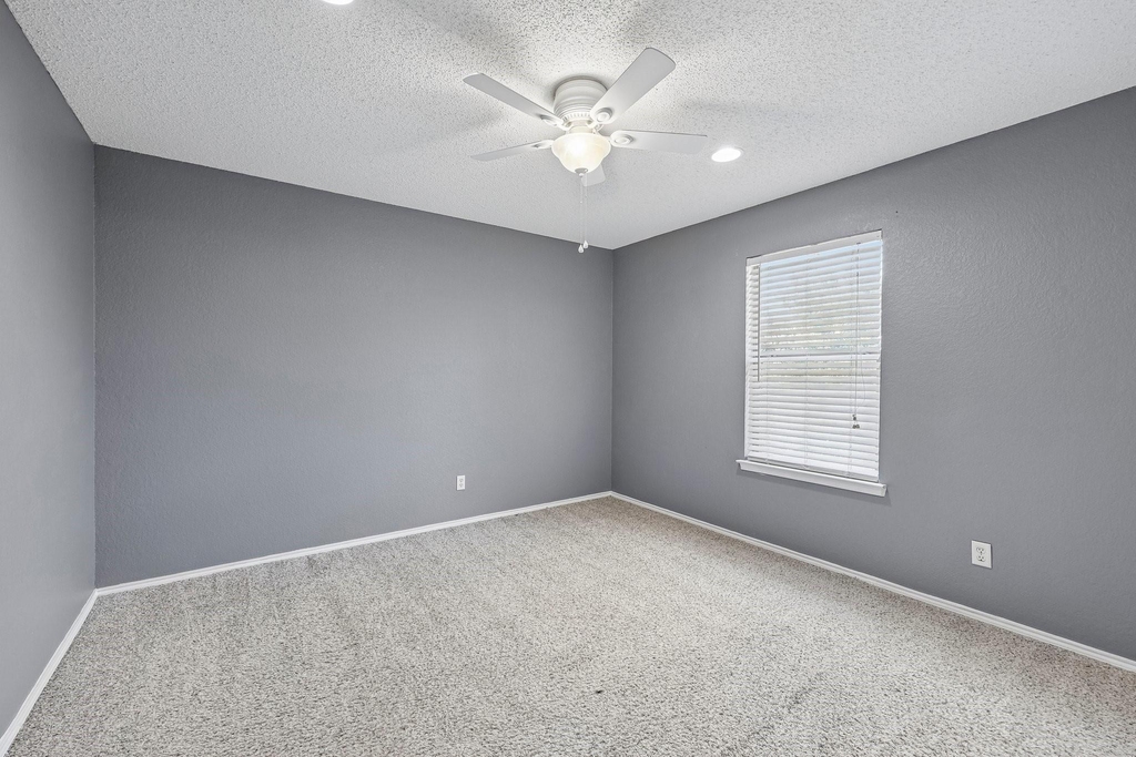 1910 Bentwood Court - Photo 26